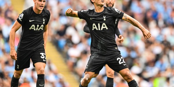 英超-特拉福德送礼约翰逊建功 曼城主场0-2热刺遭赛季首败