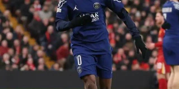 法甲-巴黎VS尼斯：自毁长城，三冠王还能卫冕吗？