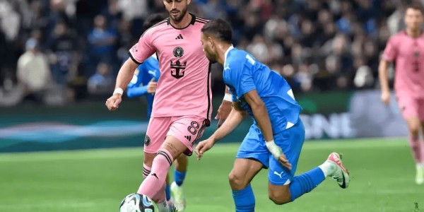 欧冠对决：布兰主场挑战萨尔茨堡，争夺小组出线关键