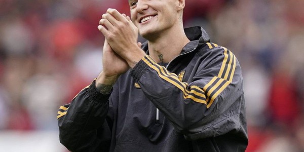 英媒预测曼联战阿森纳首发：三大锋线新援齐发 B费坐镇中场